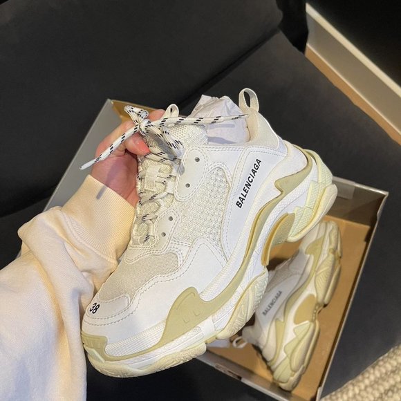 BALENCIAGA TRIPLE S SNEAKERS SIZE 38 - Picture 2 of 3